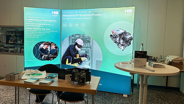 Netzwerken, Informieren, Miteinander reden - Berufemarkt am btg